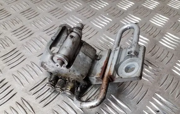 Audi A3 S3 A3 Sportback 8P Front door lower hinge 8E0831412E