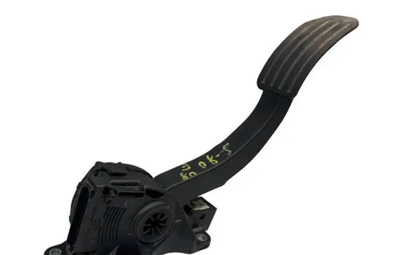 Volvo V70 Accelerator throttle pedal 6G929F836BD 6PV00922001 C95YE012
