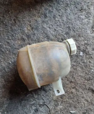 Audi 80 90 S2 B4 AdBlue liquid reservoir 