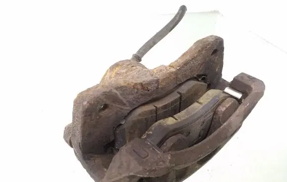 Chevrolet Lacetti Front brake caliper