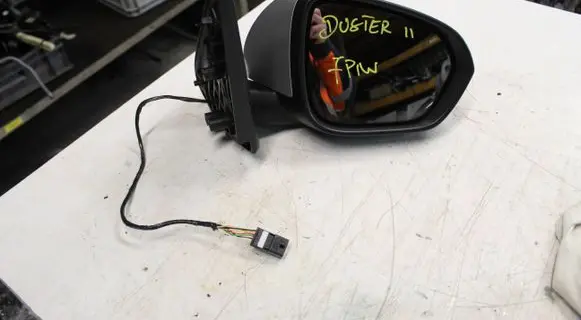 Dacia Duster II Front door electric wing mirror