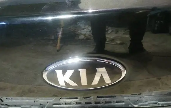 KIA Optima Manufacturer badge logo/emblem 