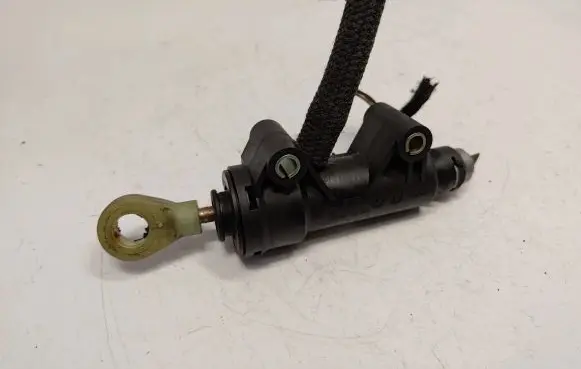 BMW Z4 E85 E86 Clutch master cylinder 21526758822 21526773670