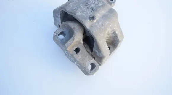 Audi A3 S3 8L Engine mount bracket 1J0199262BE