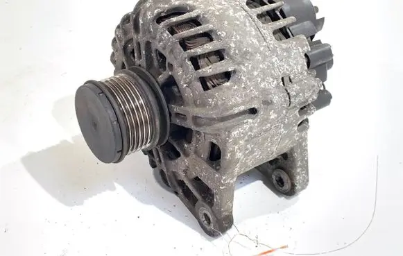 Dacia Duster II Generator/alternator 231003831R