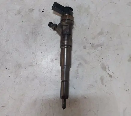 BMW 5 E60 E61 Fuel injector 7794435