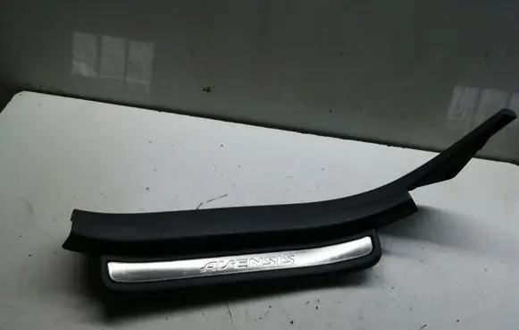 Toyota Avensis T250 Rear sill trim cover 6791805050