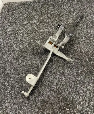 BMW 5 G30 G31 Tailgate/trunk/boot hinge 7390414