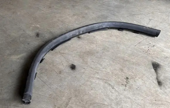 BMW 3 G20 G21 Engine compartment rubber 7419380