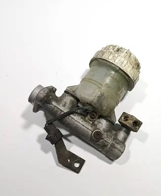 Mitsubishi Pajero Master brake cylinder 