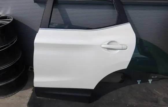 Nissan Qashqai Rear door 