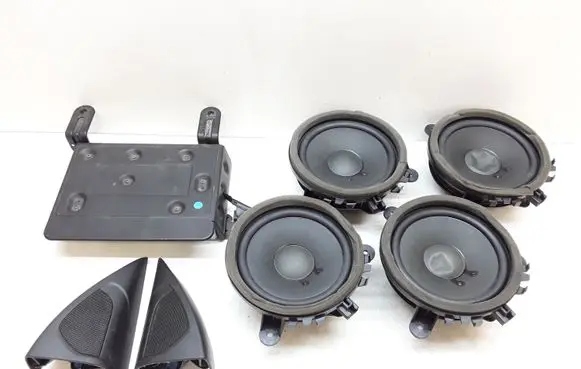 Volvo S60 Audio system kit P30659583 30781068 30781067