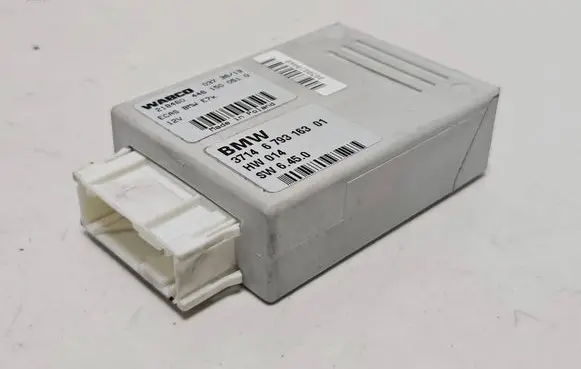 BMW X6 M Air suspension control unit module (rear) 6793163