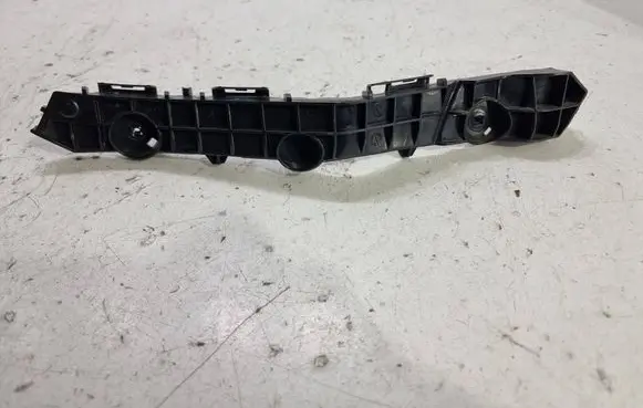 Toyota Yaris Cross Rear bumper mounting bracket 525750D470