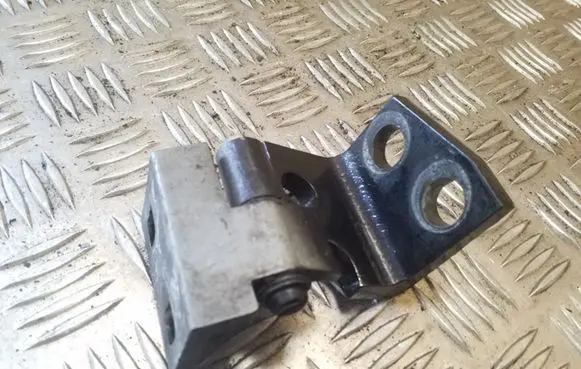 BMW X5 E53 Rear door upper hinge 82651619 82651639