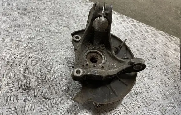 Volkswagen PASSAT CC Front wheel hub