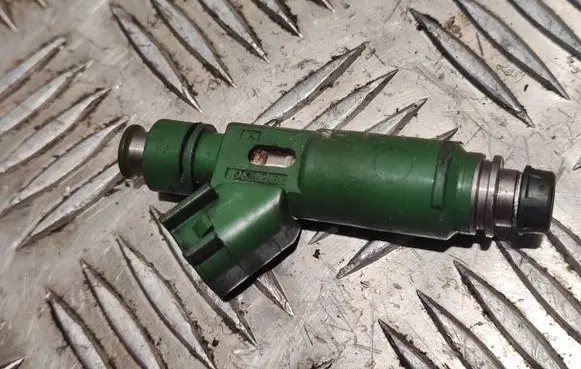 Volvo V50 Fuel injector 9470229