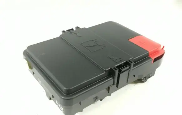 Jeep Grand Cherokee WL Fuse module 68347003AD