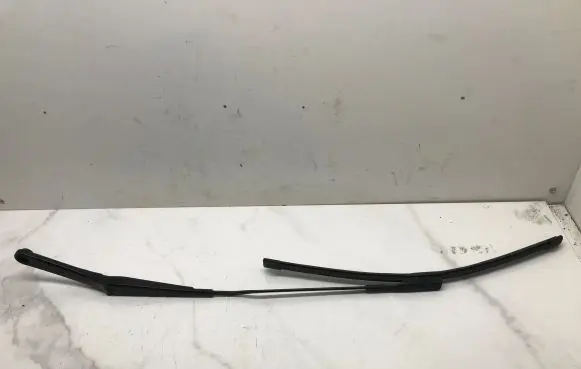 Audi A5 8T 8F Front wiper blade arm 8T2955407A