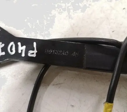 Peugeot 407 Front seatbelt buckle B9132AC45