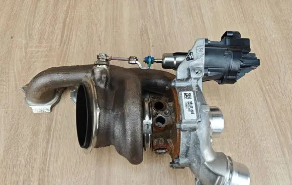 BMW 5 G30 G31 G38 Turbo 9845815