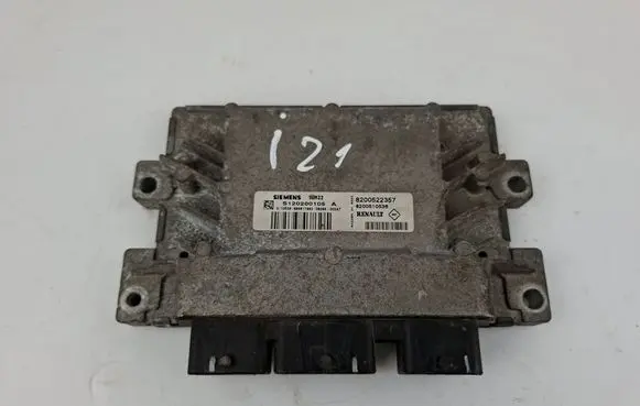 Renault Clio III Engine control unit/module 8200522357 S120200105