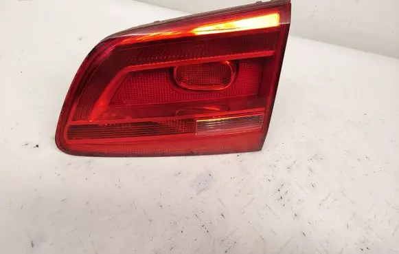 Volkswagen Touran II Tailgate rear/tail lights 1T0945094