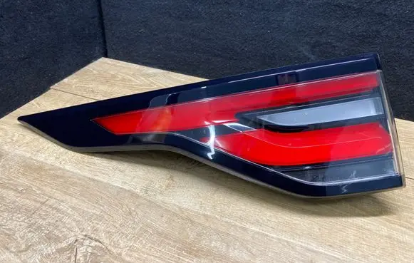 Land Rover Discovery 5 Rear/tail lights HY3218405CF