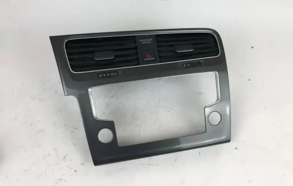 Volkswagen Golf VII Radio/GPS head unit trim 5GM819728 FP3MPX0488