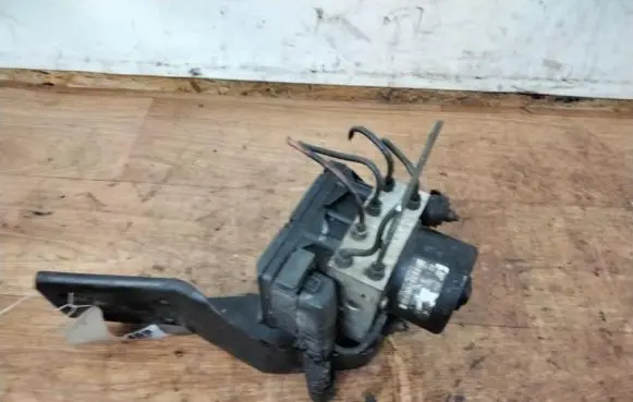 Volkswagen PASSAT B5 ABS Pump 1J0907379G