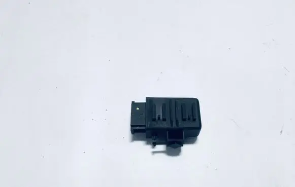 Seat Alhambra (Mk2) Seat heating relay 5K0959772