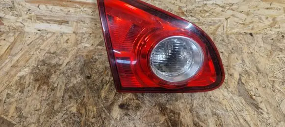 Tailgate rear/tail lights
