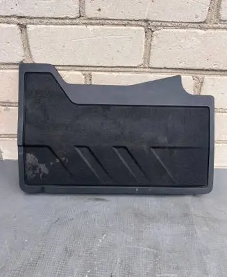 Engine cover (trim)