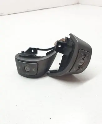 Toyota RAV 4 (XA30) Steering wheel buttons/switches 4673065
