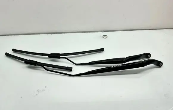Renault Megane IV Front wiper blade arm W000065554