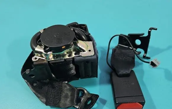 Renault Megane IV Rear seatbelt 888419825R IMPRK1513540