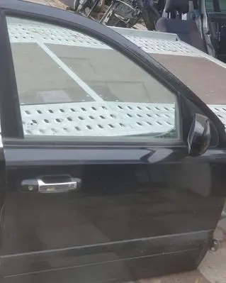 KIA Sorento Front door
