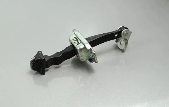 Mitsubishi Eclipse Cross Rear door check strap stopper