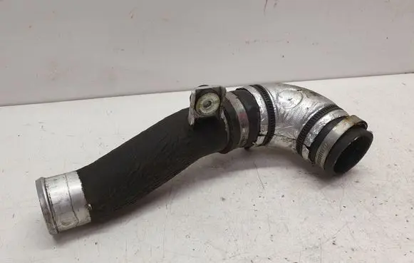 Intercooler hose/pipe