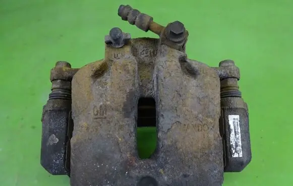 Opel Insignia A Front brake caliper