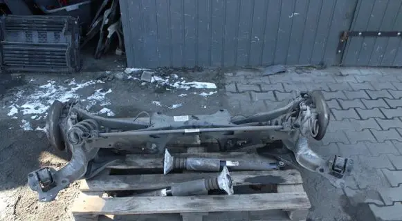 BMW 1 F40 Rear axle beam 6851560
