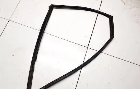 Mazda CX-7 Rubber seal rear door 