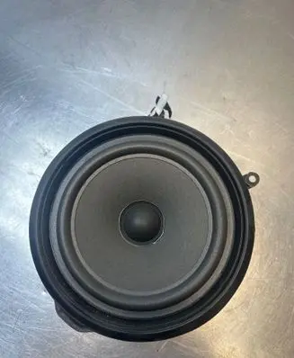 Audi A3 S3 8P Front door speaker 8E0035411