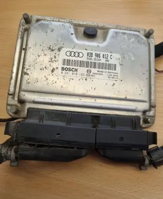 Volkswagen Golf IV Engine control unit/module 038906012C 28SA4204 0281010122