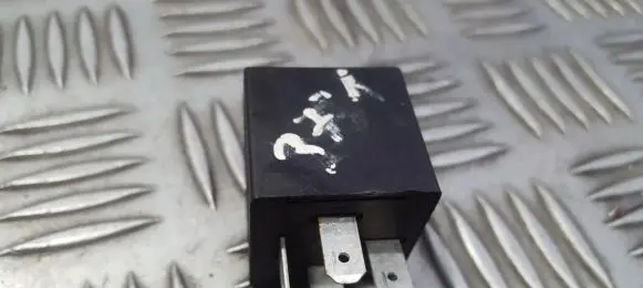 Volkswagen Golf III Other relay 191955529