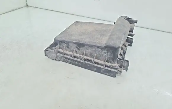 Toyota Prius+ (ZVW40) Air filter box cover 1781237030