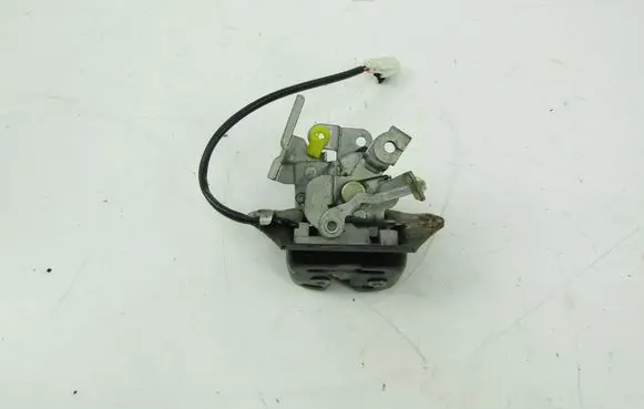 Nissan Almera Tino Tailgate/trunk/boot lock/catch/latch 