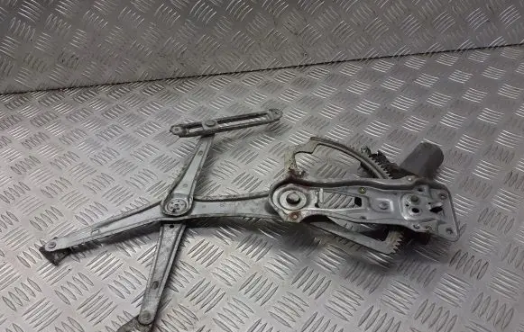 Mercedes-Benz E W210 Front door window regulator with motor 0130821709