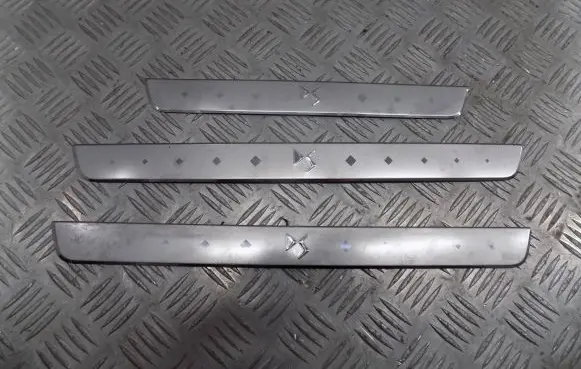 Citroen DS7 Crossback Foot area side trim 