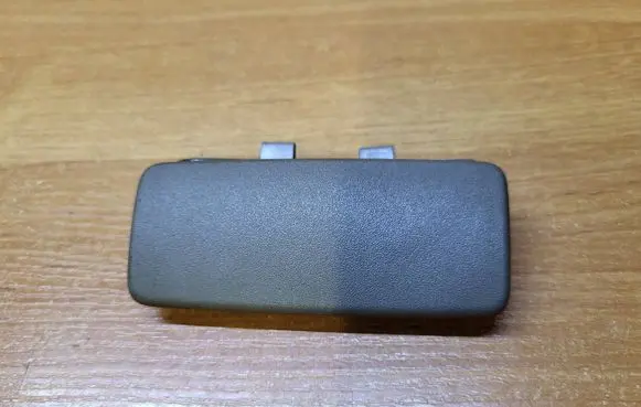 Volvo S40 Seat belt trim 8687362